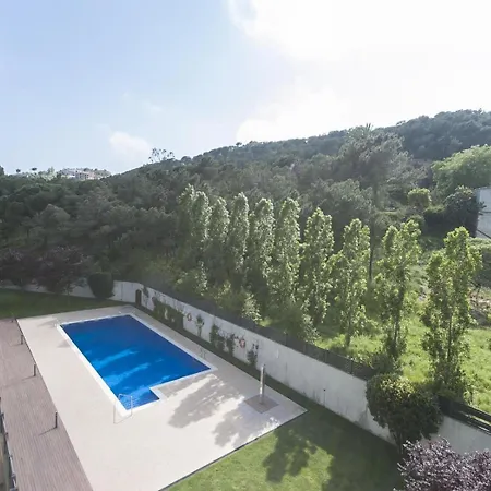 Cozy Pool Apartment *